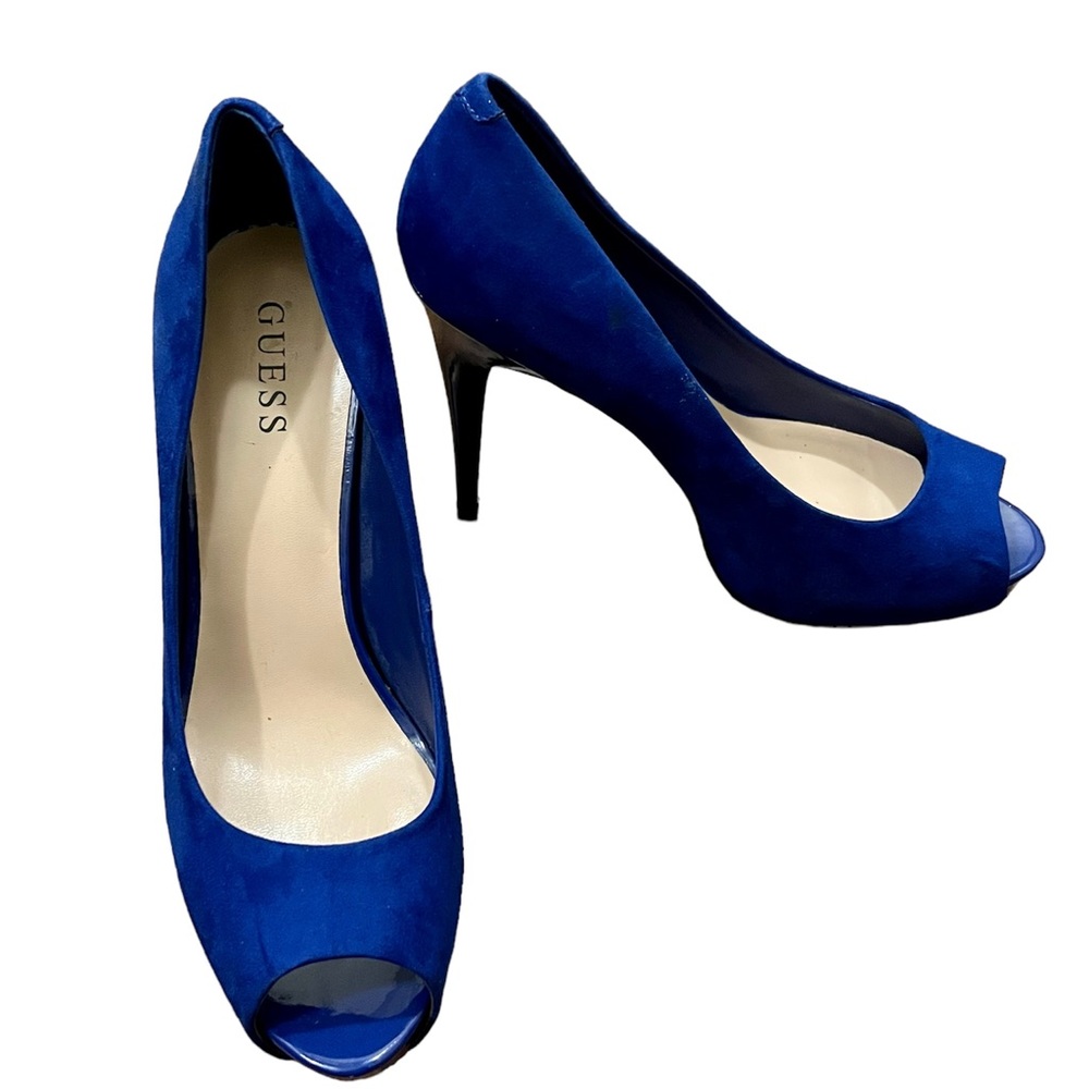 Blue suede shoes! 🕺